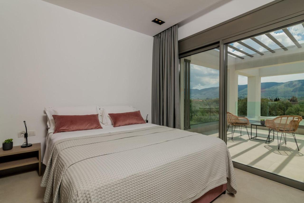 Antonia Villa - Luxurious Serenity With Private Pool, By Zantewize Kalipadhon Exterior photo