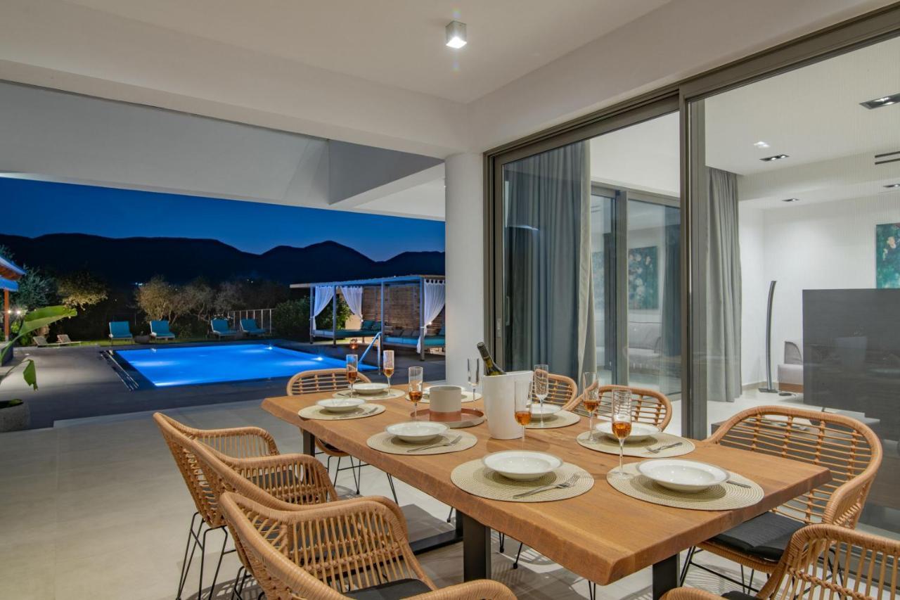 Antonia Villa - Luxurious Serenity With Private Pool, By Zantewize Kalipadhon Exterior photo